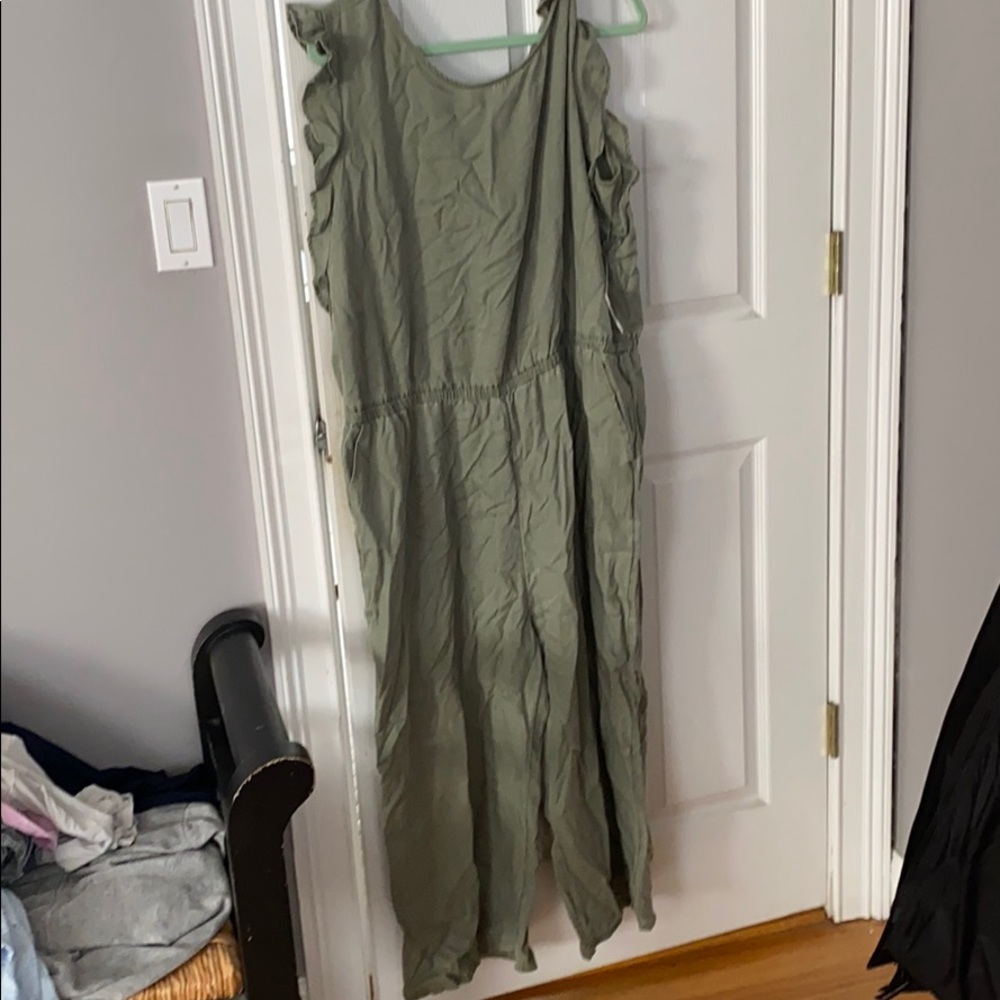 Old navy jumpsuit size XXL olive green